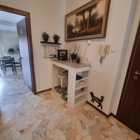 Orchidea Apartment *